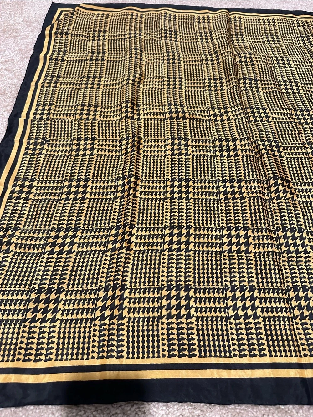 Black and Gold Houndstooth 100% silk scarf- Unbranded 32”x33”